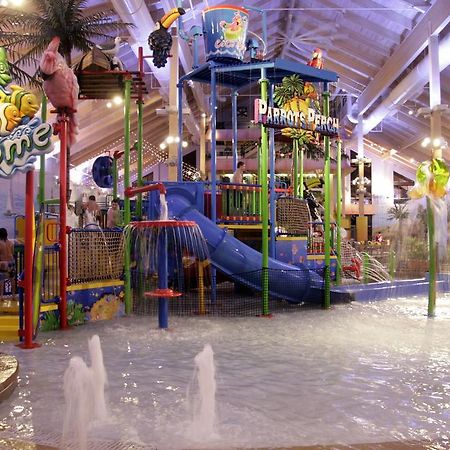 Holiday Inn Fitchburg-Waterpark Instalações foto