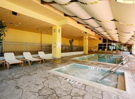 Holiday Inn Fitchburg-Waterpark Instalações foto